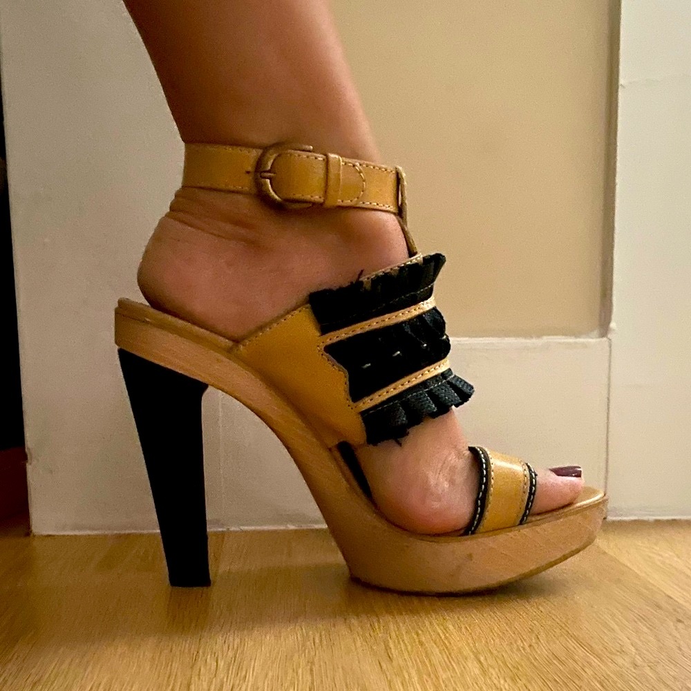 Excellent condition Nanette Lepore Strappy Wood & Leather Platform Heels